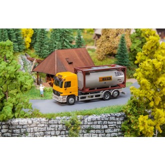 Faller 161483 - LKW MB Actros LH`96 Chemietransporter Bertschi (HERPA)