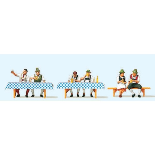 Preiser 10447 - Auf dem Oktoberfest (1)