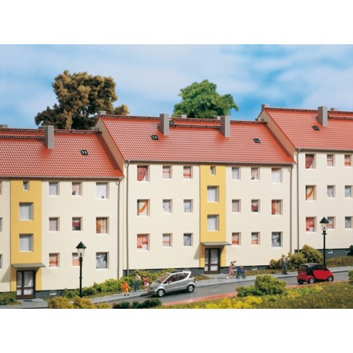Auhagen 11402 - Mehrfamilienhaus