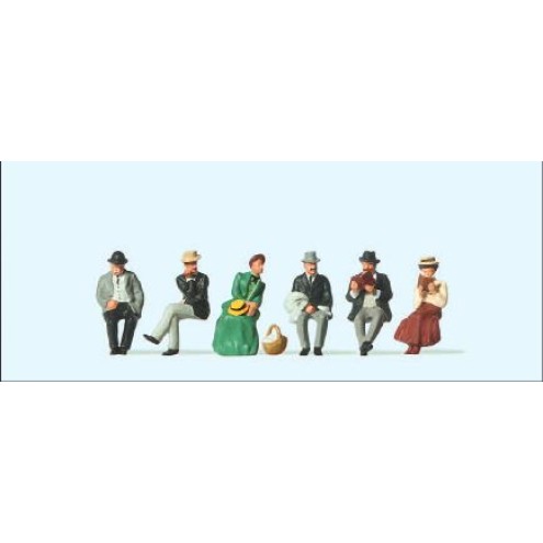 Preiser 12190 - Sitzende Reisende. Um 1900
