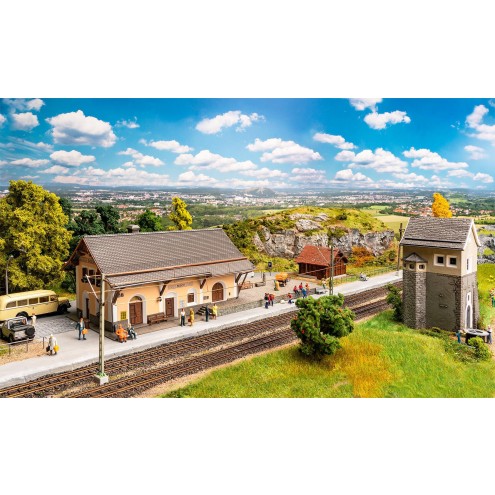 Faller 190059 - Bahnhof-Set Susch