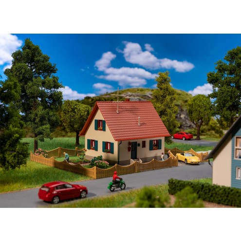 Faller 195602 - FALLER Promotion-Set Bastelhaus (creme/rot)