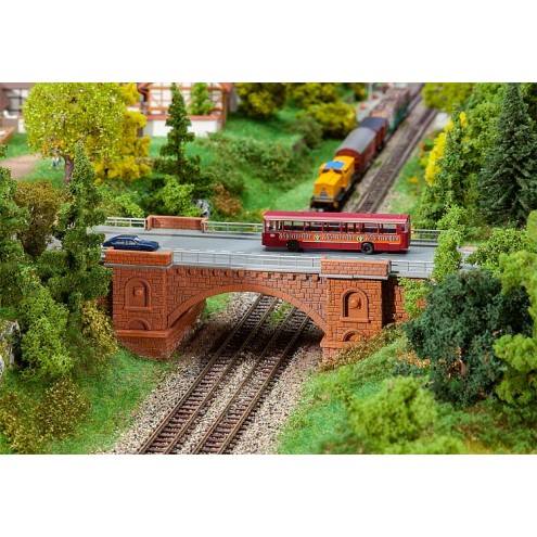 Faller 222572 - Eisenbahn-/Straßenbrücke