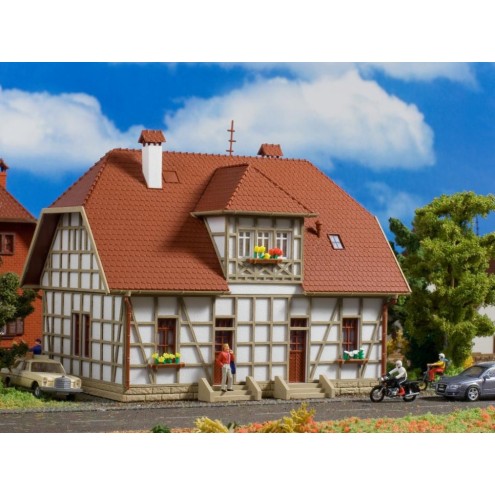Vollmer 43649 - H0 Fachwerk-Siedlungshaus