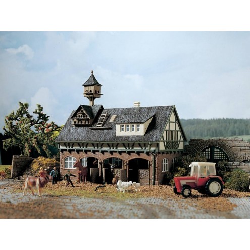 Vollmer 43726 - Stall mit Taubenschlag und Pferdeboxen mit abnehmbarem Dach