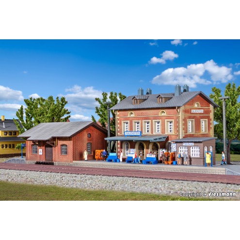 Kibri 37396 - N Bahnhof Rauenstein mit Güterschuppen