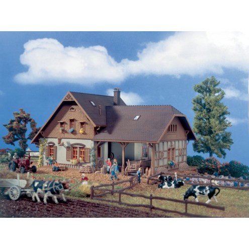 Vollmer 43744 - H0 Bauernhaus mit Remise