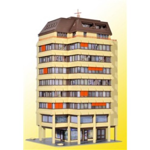 Kibri 38218 - H0 Hochhaus mit Ladenpassage und Penthauswohnung inkl. Etageninnenbeleuchtung (48218)