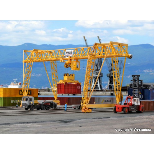 Kibri 38530 - H0 DEMAG Containerkran