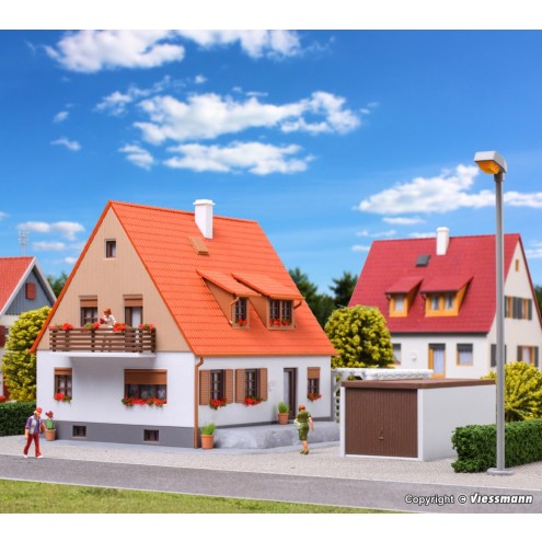 Kibri 38748 - H0 Einfamilienhaus mit Terrasse, Garage und Pergola