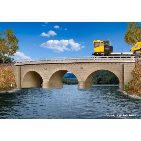 Kibri 39722 - H0 Steinbogenbrücke mit Eisbrecherpfeilern gebogen, eingleisig