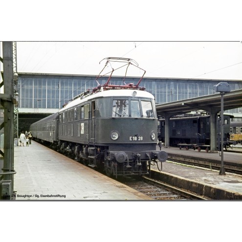 Piko 40308 - N-E-Lok BR E 18 DB III + DSS PluX16