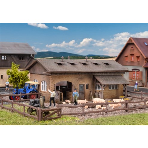 Vollmer 43740 - H0 Schweinestall mit Schweinen und Zaun
