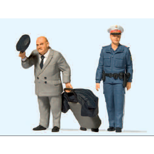 Preiser 44915 - Reisender, Polizistin Österreich