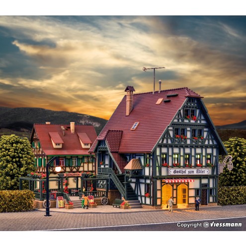 Vollmer 47711 - Gasthaus mit Metzgerei und Inneneinrichtung