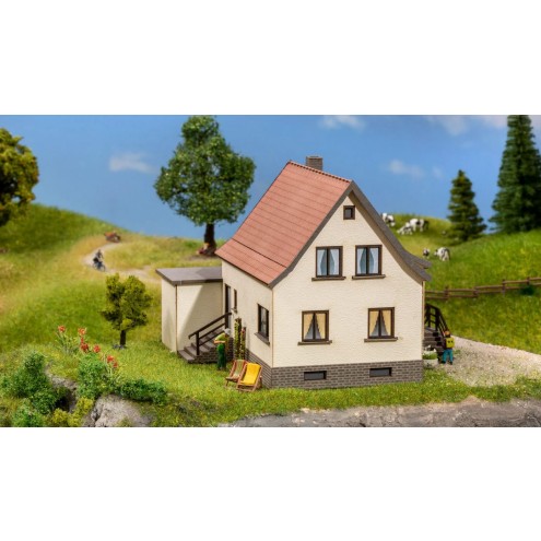Noch 66606 - HO Siedlungshaus mit Garage