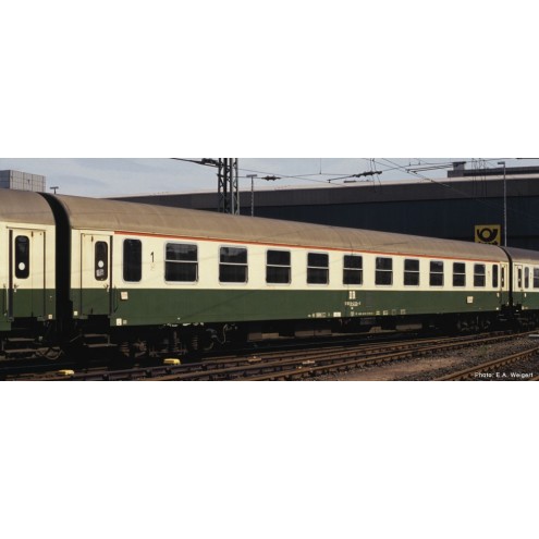 Roco 74800 - Reisezugwg. 1. Kl. DR creme