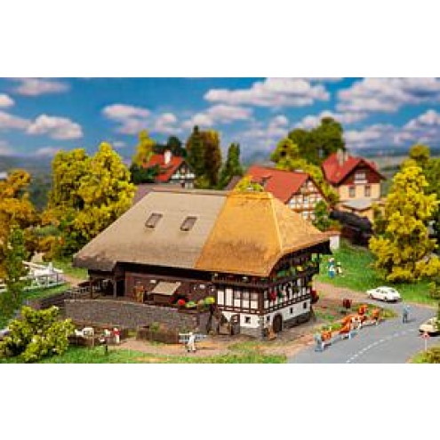 Faller 232395 - Schwarzwaldhof mit Strohdach