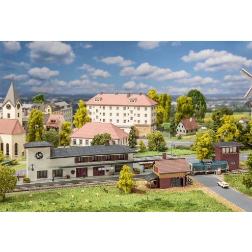 Faller 282713 - Bahnhof-Set Feenbach (Spur Z)