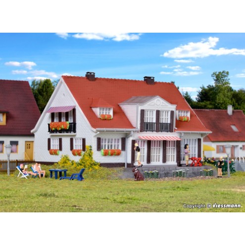 Kibri 38332 - H0 Landhaus Cloppenburg