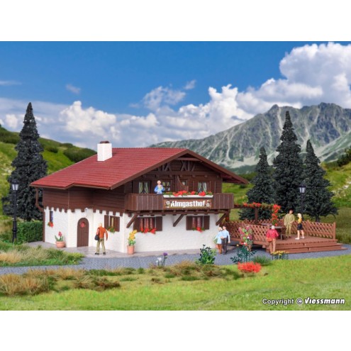 Vollmer 43960 - H0 Almgasthof mit Holzterrasse
