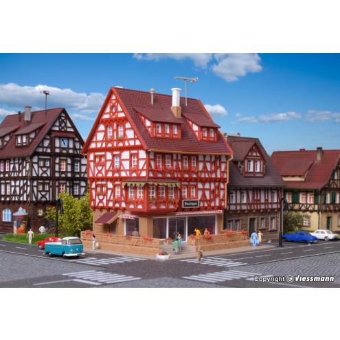 Vollmer 47693 - N Boutique mit Inneneinrichtung und LED-Beleuchtung, Funktionsbausatz