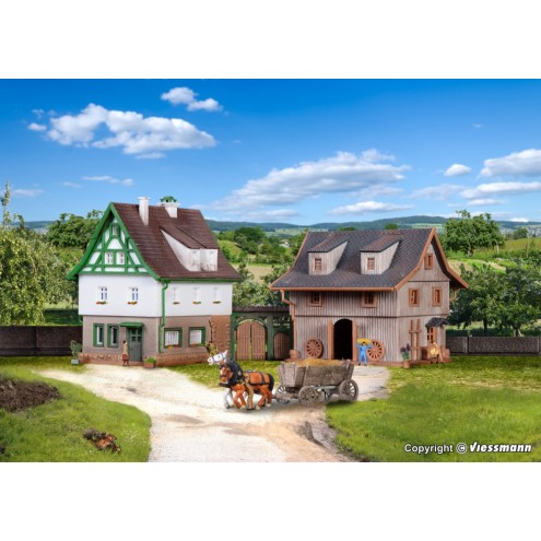 Vollmer 49540 - Z Bauernhaus mit Scheune und Hoftor